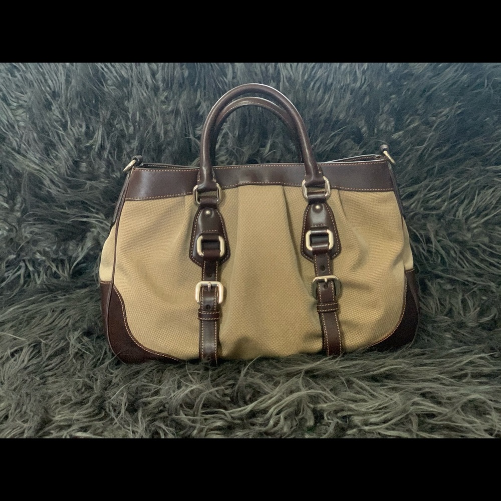 Prada - Picture 3 of 13